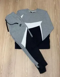 NIKE ビッグスウォッシュセットアップ　上S下XS