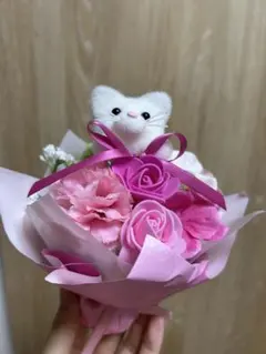 うさぎのぬいぐるみ付きソープフラワー花束 - メルカリ