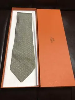 エルメス　HERMES ネクタイ　グレーのサムネイル