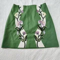 リリーブラウン タイト ミニスカート 花柄刺繍 緑色 ０/XS