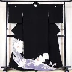 Mサイズ　大花文様　白　正絹黒留袖　フォーマル　結婚式　b972