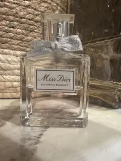 Miss Dior ブルーミングブーケ オードトワレ 50mlのサムネイル