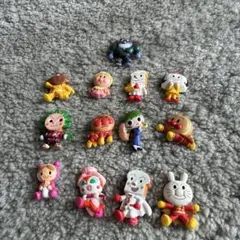 アンパンマン ガチャガチャ　くっつくんです 13体