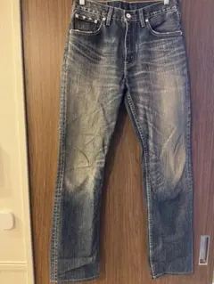 Levi's ダークブルー ストレートジーンズ