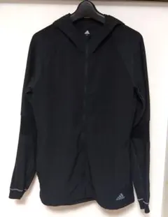 春物　adidas　ランニングパーカー　ブラック
