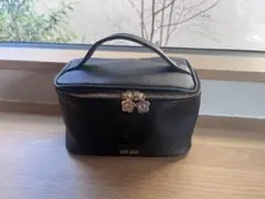 【マリークワント】サフィアーノデイジーパッチ バニティメイクポーチ黒大きめ