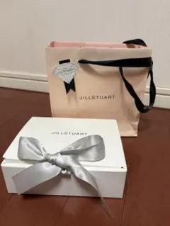 JILL STUART ショップ袋とギフトボックス