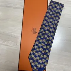 新品未使用HERMES ネクタイ ネイビー/ゴールド 幾何学模様