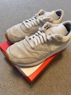 Nike Air スエードスニーカー ベージュ