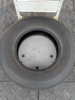 Extr様専用 超美品 GOODYEAR 145R12 スタッドレスタイヤ 鉄② - メルカリ