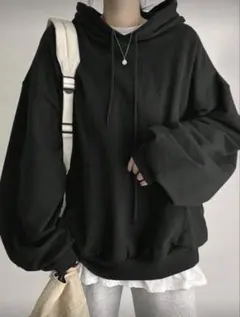 オーバーサイズ黒フード付きパーカー