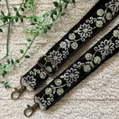 インド刺繍リボンスマホストラップ　スマホショルダー　A