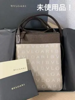 ☆未使用品 BVLGARI ロゴマニア フラットポーチ ショルダーストラップ