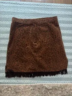 ヒョウ柄タイトスカート