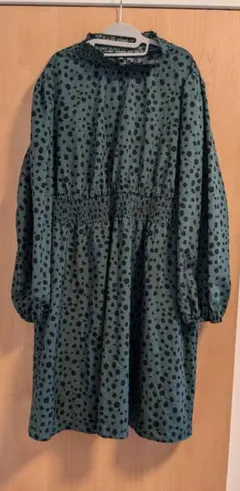 シーインカーブ　2XL　ダークグリーン　水玉模様の長袖ミニワンピース