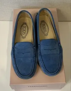 TOD'S スエード ローファー ネイビー - メルカリ