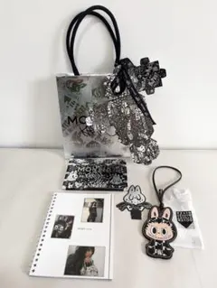 新品未使用【MOYNAT】KasingLung ×ラブブレザー チャーム - メルカリ