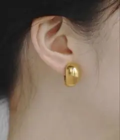 ANEMONE ボリュームメタルイヤリング ゴールド