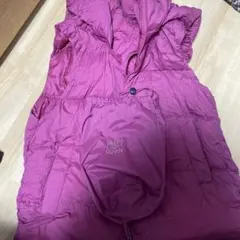 ユニクロ ULTRA LIGHT DOWN フード付きダウンベスト ポーチ付き
