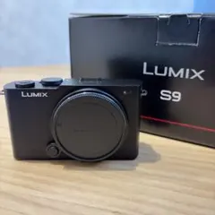 【実用品】LUMIX S9 ブラック ボディのみ／元箱・純正ストラップ付 実用品】LUMIX S9 ブラック ボディのみ／元箱・純正ストラップ付