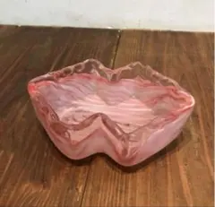 美品　ガラス　ヴィンテージ　ピンク　マーブル　形も色も可愛いらしい