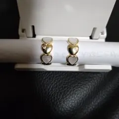 ゴールドトーン ハート型ピアス クリスタル付き