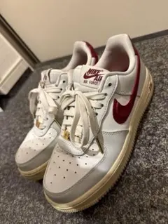 Nike Air Force 1 ホワイト/バーガンディ