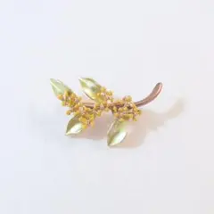 春の訪れを感じるミモザのブローチ・北欧 植物 花 フラワー b1-3139