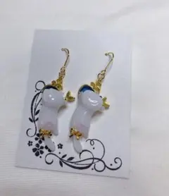 猫デザインピアス ホワイト ブルー