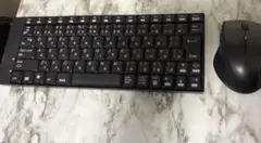 【サンワサプライ】ワイヤレスキーボード マウスセット 400-SKB052