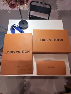 LOUIS VUITTON ショップ袋 箱 セットのサムネイル
