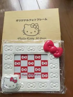 新品 未開封 ハローキティ 30周年 キルティング風 写真立て 非売品