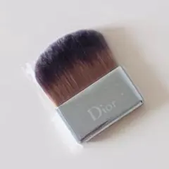 ディオール　フェイスブラシ　ミニサイズのサムネイル