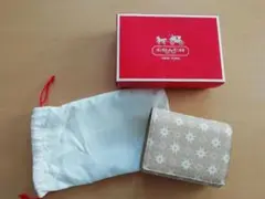 COACH ニつ折り財布 ベージュ/ピンク　新品　コーチ　箱あり