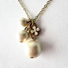 可愛い小花＆優しいパール風 ペンダントネックレス チョーカー ヴィンテージ