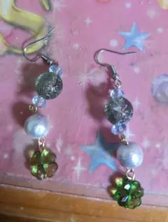 クローバーピアス