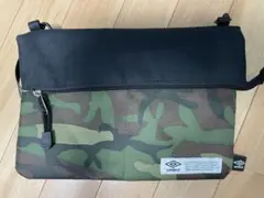 umbro サコッシュ ショルダーバッグ　カモフラ柄のサムネイル