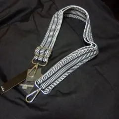 【新品】エイディア　ショルダーストラップ　おしゃれ　モノトーン柄