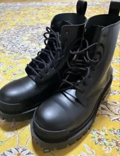 【新品未使用】BALENCIAGA ブーツ ブラック　サイズ37のサムネイル