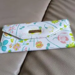 JUNKO OUCHI 長財布 花柄 ホワイトのサムネイル