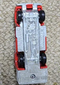 赤い消防車ミニカー