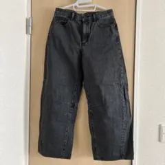GUダークグレー、バレルレッグデニム