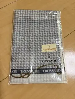 TRUSSARDI ハンカチ 千鳥格子柄 約48cmのサムネイル