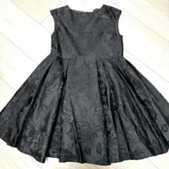 美品　BeBe ブラック フォーマルワンピース 120
