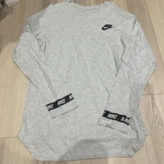 グレー ロングスリーブTシャツ　Nike ナイキ 長袖カットソー