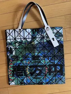 レア！issey miyake BAOBAO トートバッグ　日本円模様のサムネイル