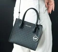 【新品、未使用】MICHAEL KORS ブラックミニハンドバッグ ハンドバック