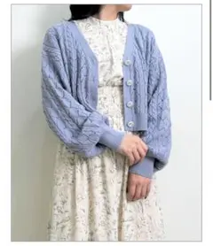 ビジューボタン透かしカーディガン