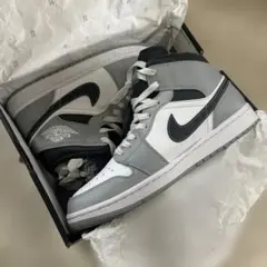 NIKE AIR JORDAN 1 MID LT SMOKE GREYのサムネイル