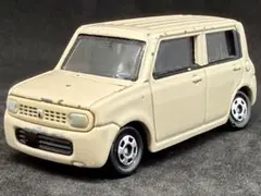 m*8様 【多分最安値】トミカ　スズキ　ラパンのサムネイル